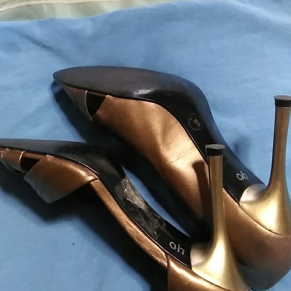 Shoes - Picture 2 of 2